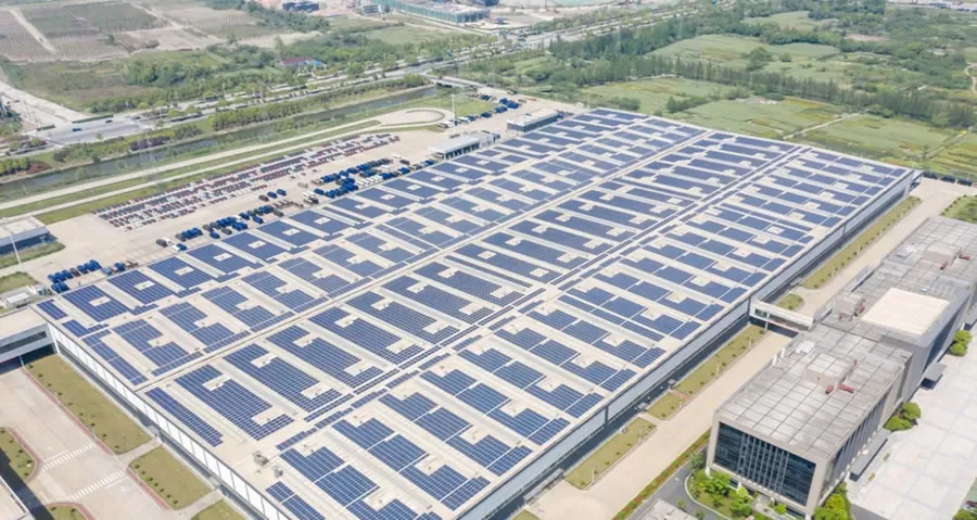 Distributed photovoltaic panels distributed installation scene in Jiuhe Industrial Park